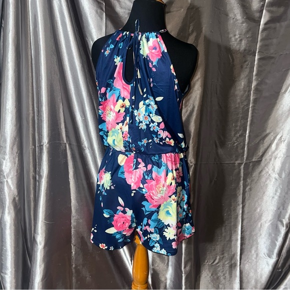 Romper - Picture 2 of 4